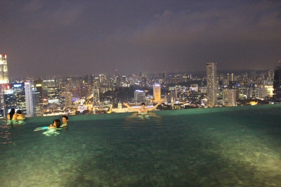 Infinity Pool des Marina Bay Sands (Daniel Lorig)  Copyright 
Informations sur les licences disponibles sous 'Preuve des sources d'images'