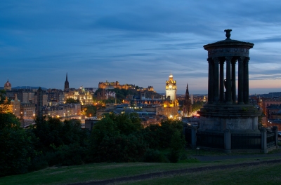 Calton Hill, Edinburgh (Raphaël Chekroun)  [flickr.com]  CC BY-ND 
Informations sur les licences disponibles sous 'Preuve des sources d'images'