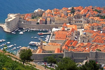 Croatia-01756 - Old Port Dubrovnik (Dennis Jarvis)  [flickr.com]  CC BY-SA 
Informations sur les licences disponibles sous 'Preuve des sources d'images'