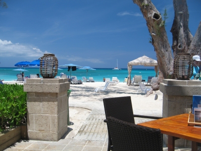 Grand Cayman Vacation (Curtis & Renee)  [flickr.com]  CC BY-SA 
Informations sur les licences disponibles sous 'Preuve des sources d'images'