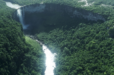 Kaieteur Falls, Guyana (Dan Sloan)  [flickr.com]  CC BY-SA 
Informations sur les licences disponibles sous 'Preuve des sources d'images'