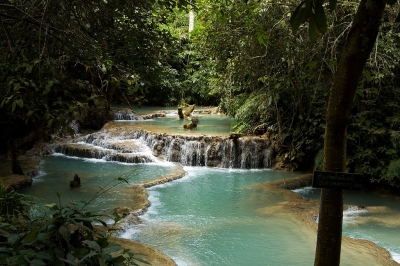 Kuang si waterfall (Raini Svensson)  [flickr.com]  CC BY 
Informations sur les licences disponibles sous 'Preuve des sources d'images'