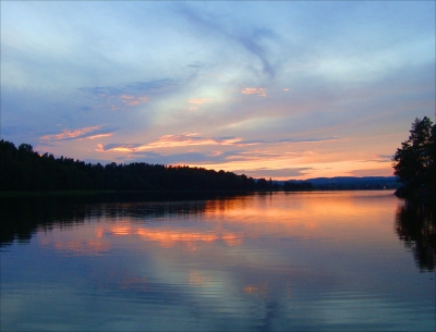 Lake Gerdsken (David J)  [flickr.com]  CC BY 
Informations sur les licences disponibles sous 'Preuve des sources d'images'