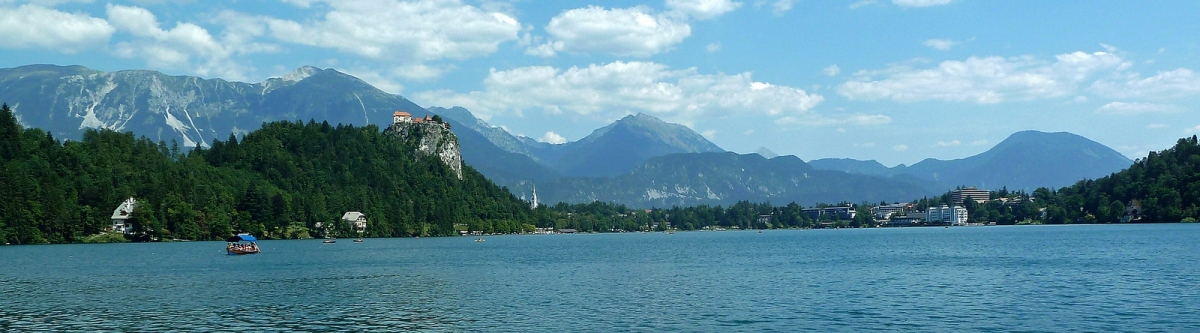 LakeBled 0815 1050095a (Ross Elliott)  [flickr.com]  CC BY 
Informations sur les licences disponibles sous 'Preuve des sources d'images'