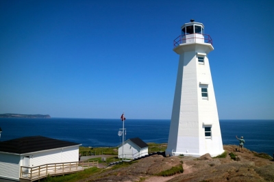 Light House on Cape Spear (Erik Cleves Kristensen)  [flickr.com]  CC BY 
Informations sur les licences disponibles sous 'Preuve des sources d'images'