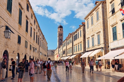 Main street of Dubrovnik (Tambako The Jaguar)  [flickr.com]  CC BY-ND 
Informations sur les licences disponibles sous 'Preuve des sources d'images'