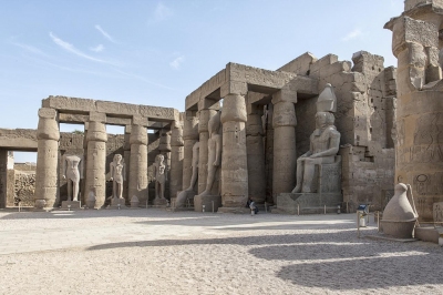 Majesty of Egypt (Christopher Michel)  [flickr.com]  CC BY 
Informations sur les licences disponibles sous 'Preuve des sources d'images'
