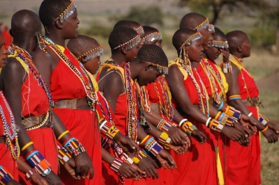 Masai Mara Tribe Women 2 (Dylan Walters)  [flickr.com]  CC BY 
Informations sur les licences disponibles sous 'Preuve des sources d'images'