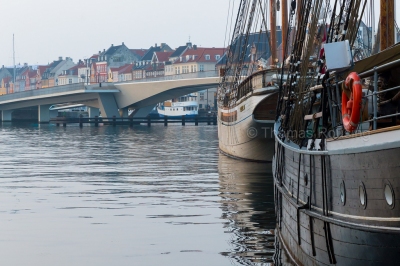 Tall ships in Copenhagen harbour (Thomas Rousing)  [flickr.com]  CC BY 
Informations sur les licences disponibles sous 'Preuve des sources d'images'