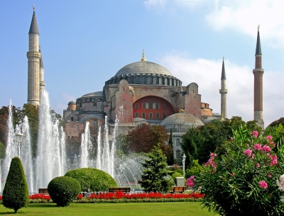 Turkey-3019 - Hagia Sophia (Dennis Jarvis)  [flickr.com]  CC BY-SA 
Informations sur les licences disponibles sous 'Preuve des sources d'images'